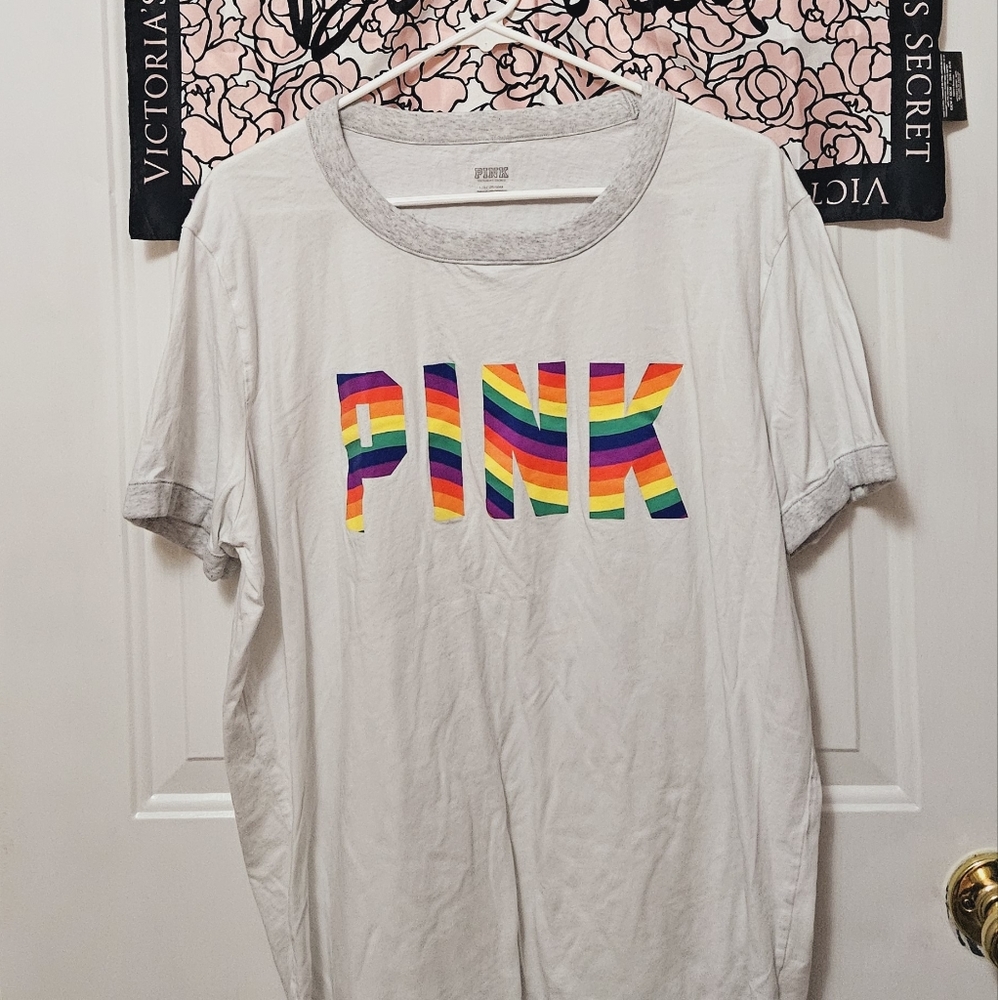 VS Pink tshirt
